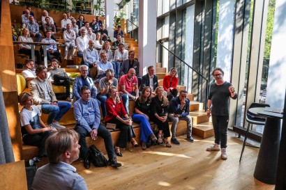 Rodger Werkhoven presenteer_launch event